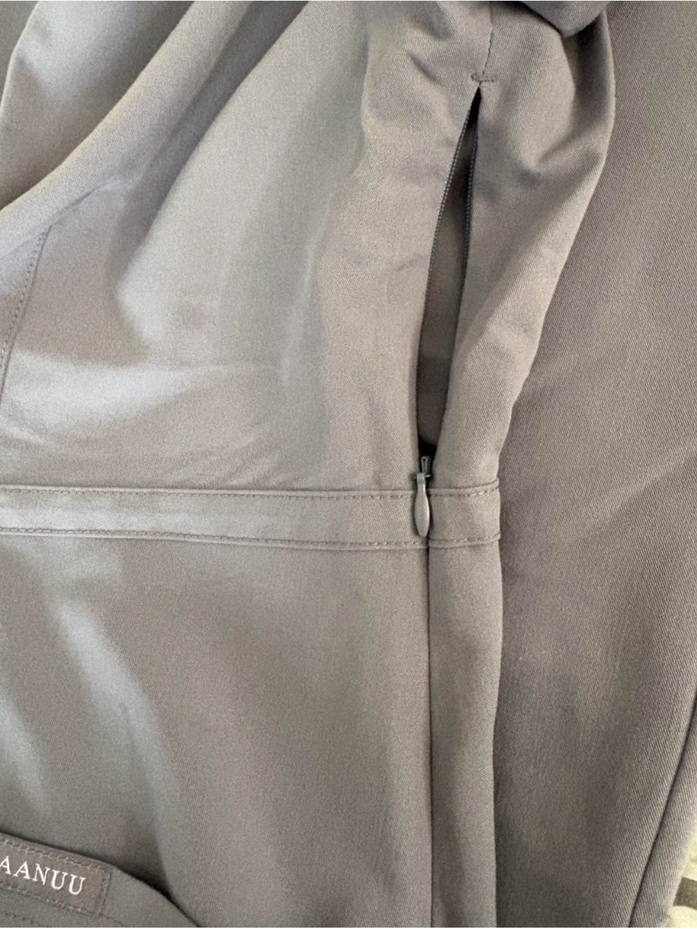 Jaanuu Grey V-Neck Scrub Top & Drawstring Jogger Pants XS - Picture 3 of 7